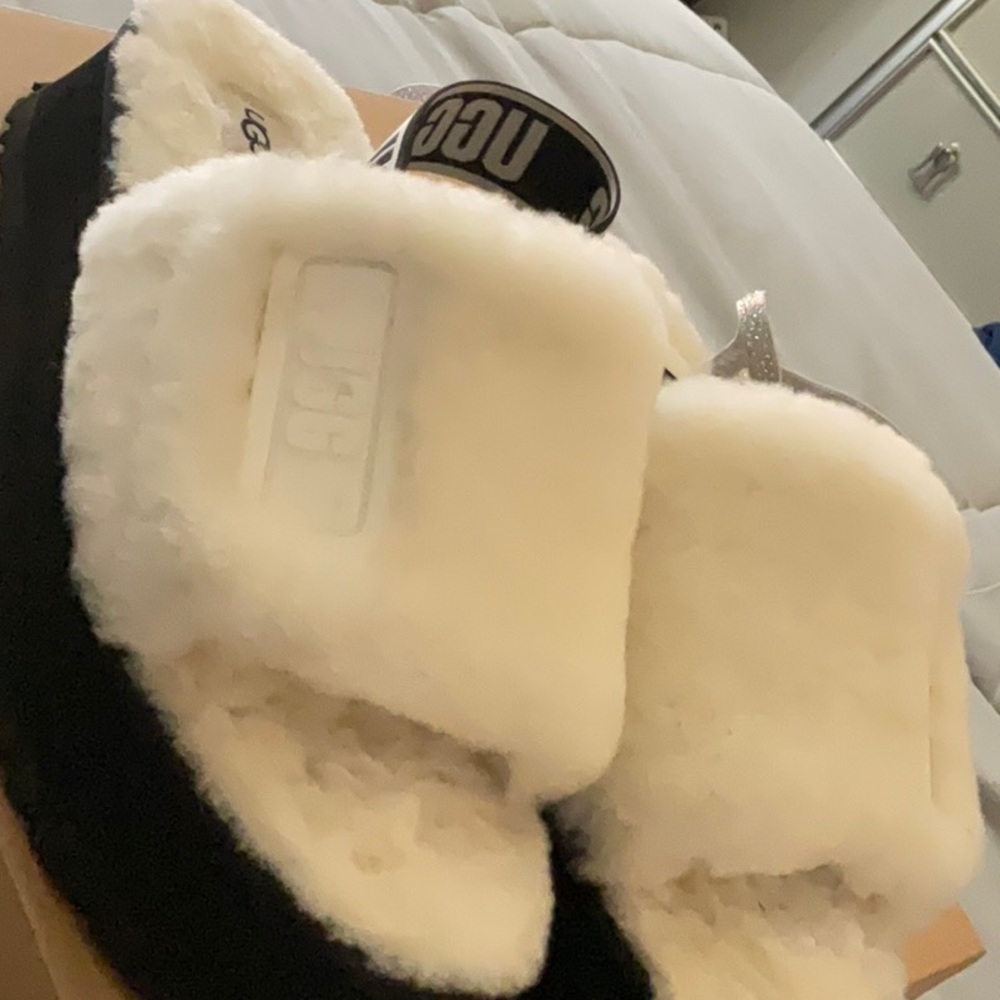 Women size 9 UGG in new condition fits good I have two pair the same color